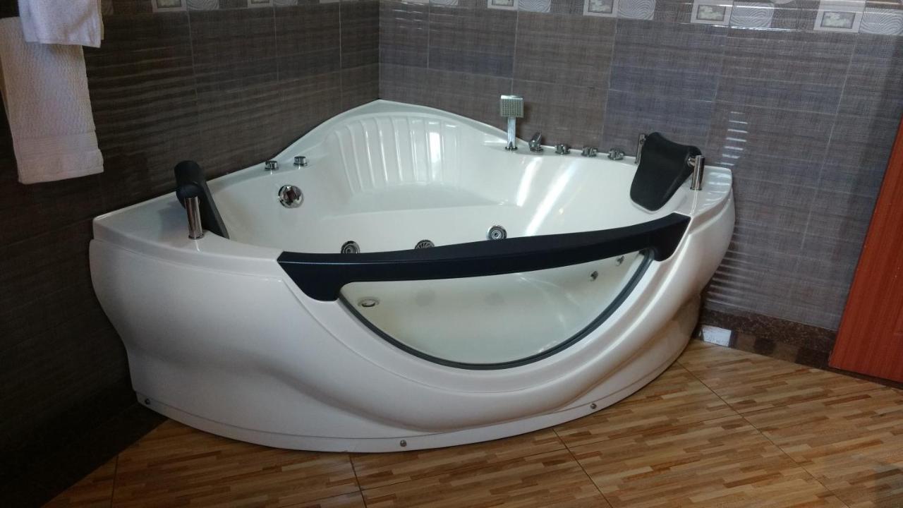 Milimani Beach Resort キスム エクステリア 写真